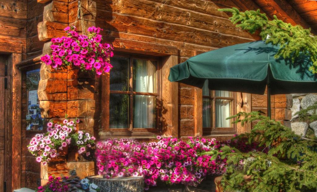 Park Chalet Village Livigno Exterior photo