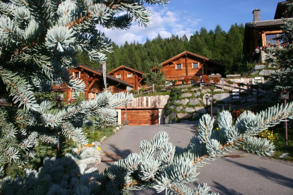 Park Chalet Village Livigno Exterior photo